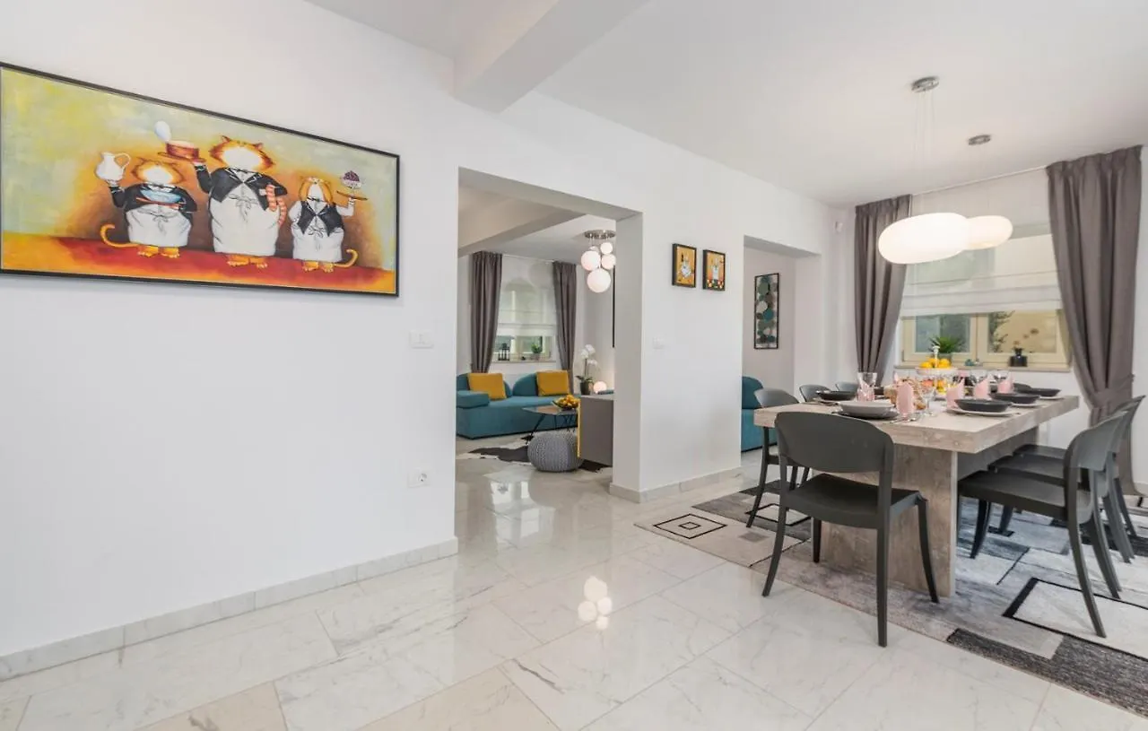 Villa Clara With Private Pool Labinci 0*,  Kroatien
